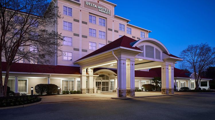Delta Hotels Norfolk Airport Exterior