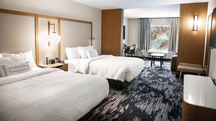 Fairfield Inn & Suites Richmond Airport Room