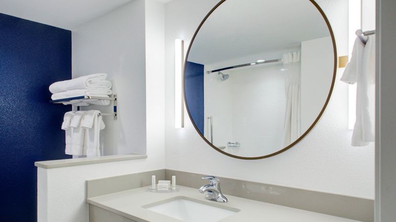 <b>Fairfield Inn & Stes Boulder Broomfield Room</b>. Images powered by <a href="https://www.leonardoworldwide.com/" title="Leonardo Worldwide" target="_blank">Leonardo</a>.