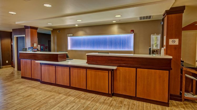 Fairfield Inn & Suites Russellville Lobby