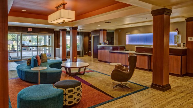 Fairfield Inn & Suites Russellville Lobby