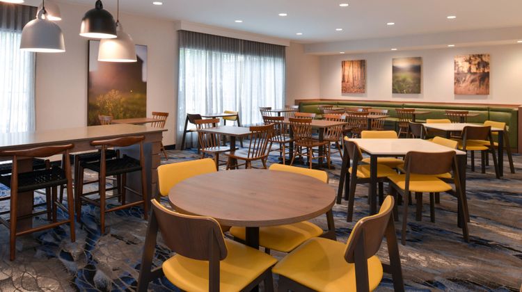 Fairfield Inn And Suites By Marriott Restaurant