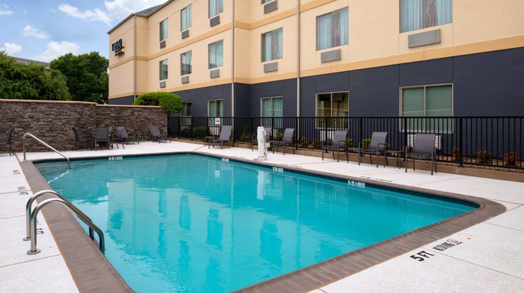 Fairfield Inn And Suites By Marriott Pool