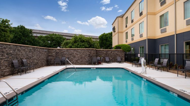 Fairfield Inn And Suites By Marriott Pool