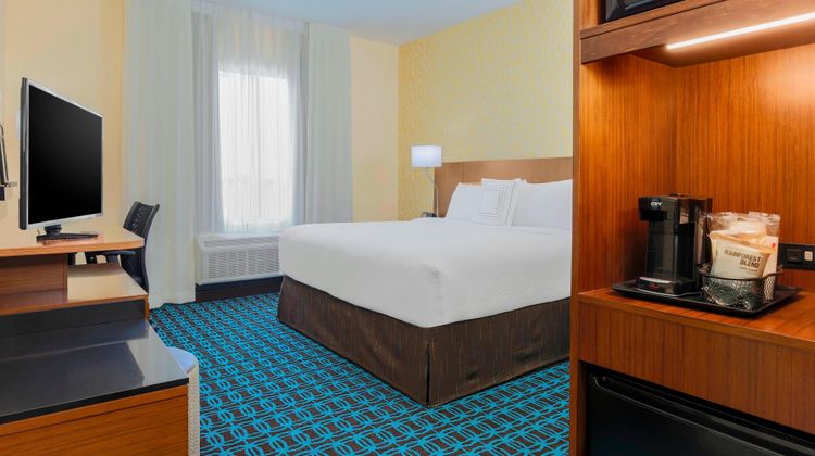 Fairfield Inn & Suites Decatur Room