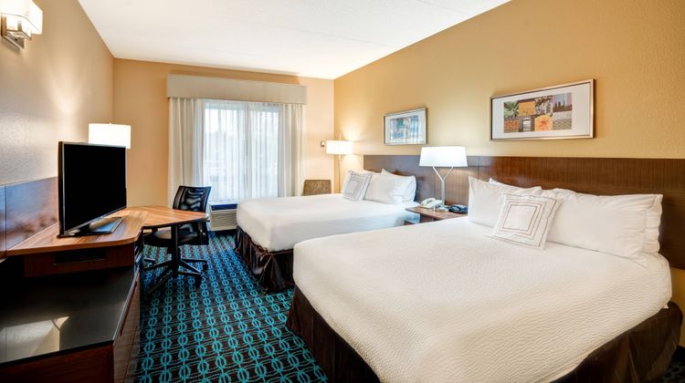Fairfield Inn & Suites by Marriott Room
