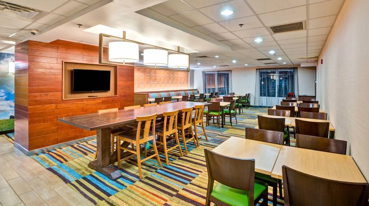 Fairfield Inn & Suites by Marriott Restaurant