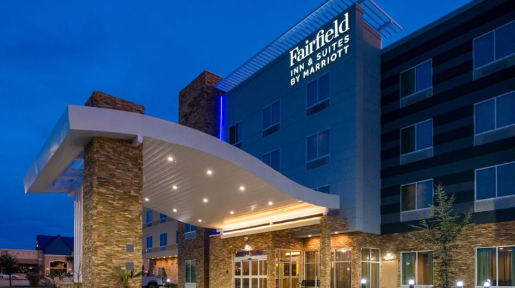Fairfield Inn & Suites SW at Cityview Exterior