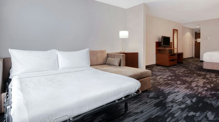 Fairfield Inn & Stes Rochester West Suite