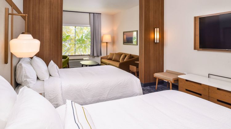 Fairfield Inn & Suites SW at Cityview Suite