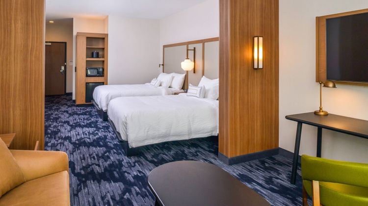 Fairfield Inn & Suites SW at Cityview Suite