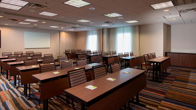 Fairfield Inn & Suites by Marriott Meeting