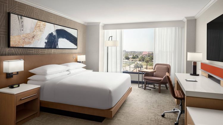 Delta Hotels Anaheim Garden Grove Room