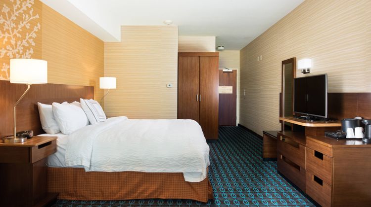 Fairfield Inn & Suites Rochester/Mayo Room