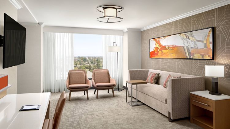 Delta Hotels Anaheim Garden Grove Suite