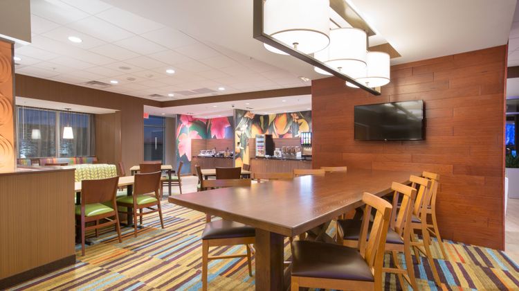 Fairfield Inn & Suites Burlington Restaurant