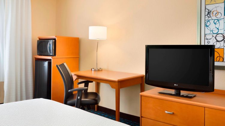 Fairfield Inn & Suites Fort Worth Room