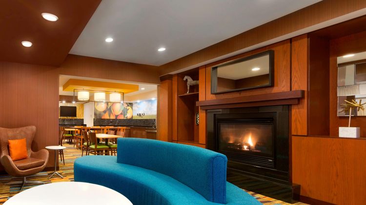Fairfield Inn & Suites Midland Lobby