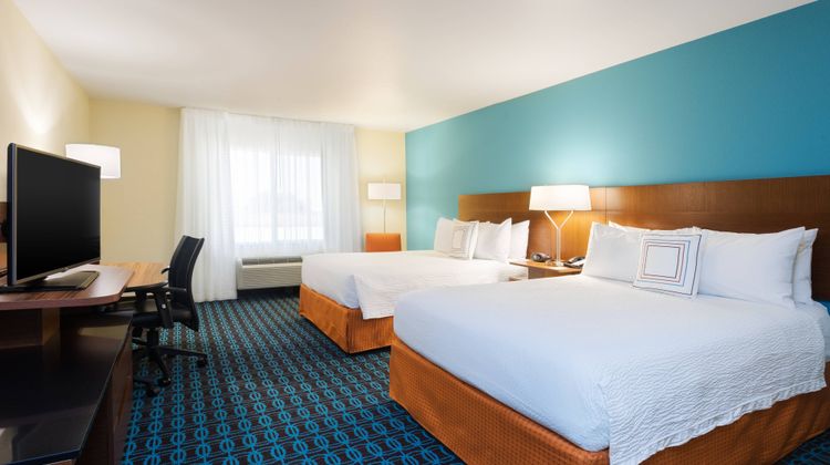 Fairfield Inn & Suites by Marriott Room