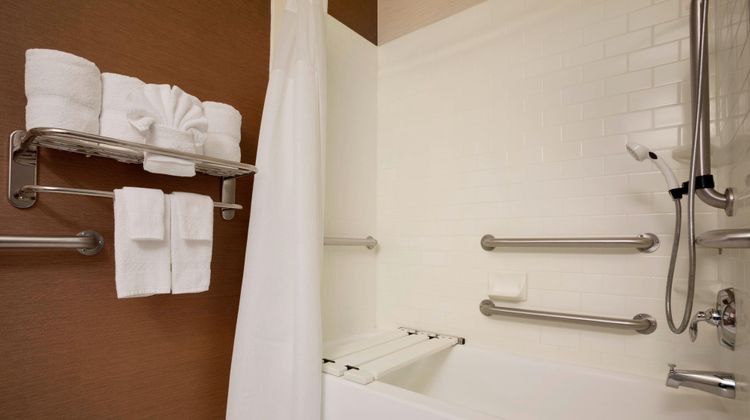 Fairfield Inn & Suites Fort Worth Room