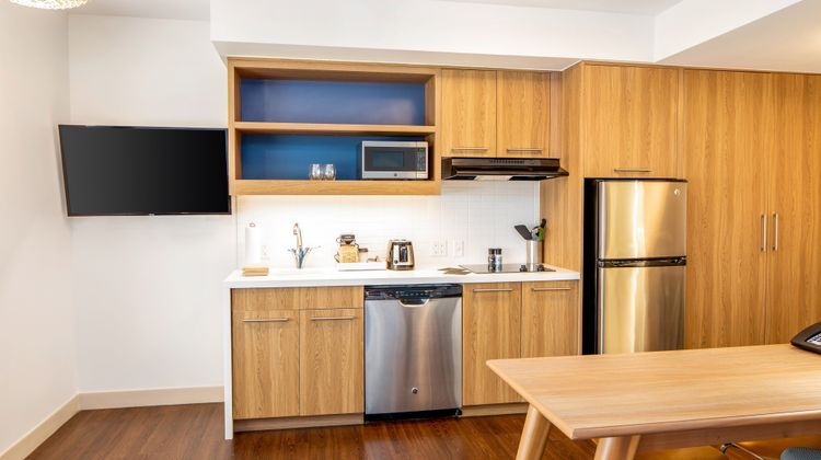 Element Bentonville Room