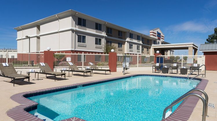 Fairfield Inn & Suites by Marriott Pool
