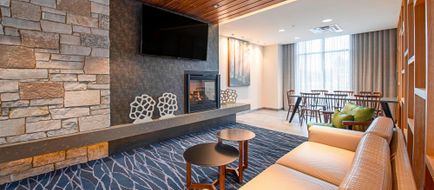 Fairfield Inn & Suites Duluth Waterfront Lobby