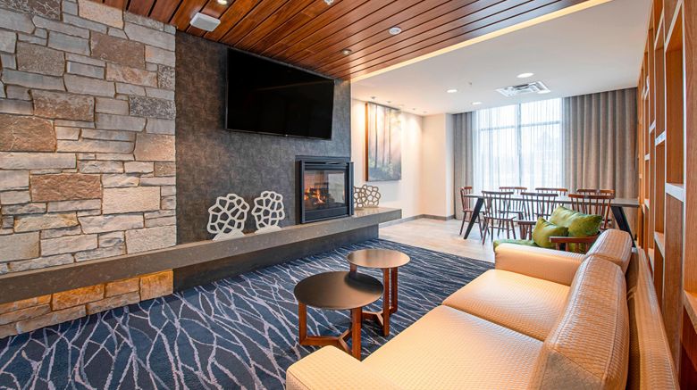 <b>Fairfield Inn & Suites Duluth Waterfront Lobby</b>. Images powered by <a href="https://www.leonardoworldwide.com/" title="Leonardo Worldwide" target="_blank">Leonardo</a>.