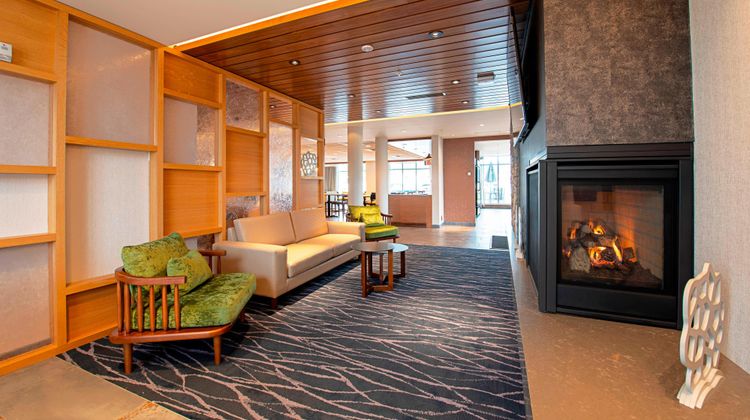 Fairfield Inn & Suites Duluth Waterfront Lobby
