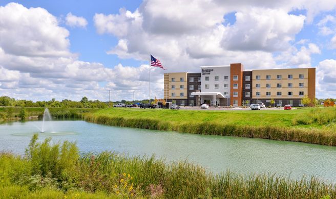 Fairfield Inn & Suites Warrensburg Exterior