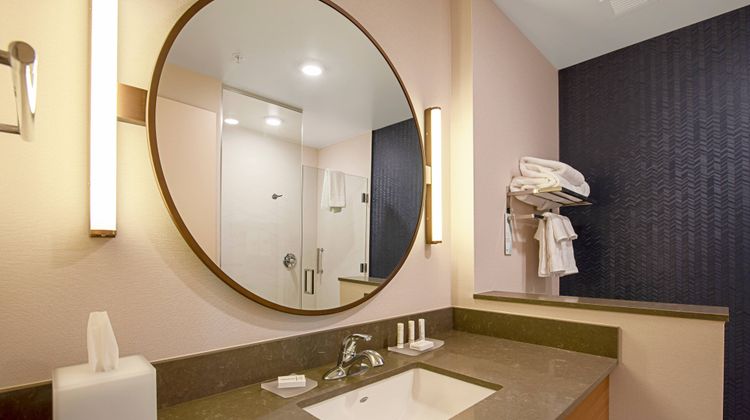 Fairfield Inn & Suites Duluth Waterfront Room