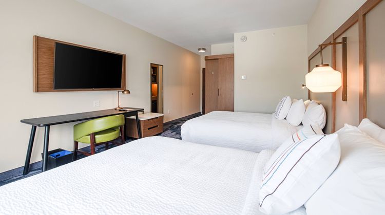 Fairfield Inn & Suites Duluth Waterfront Room