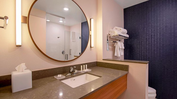 Fairfield Inn & Suites Duluth Waterfront Room