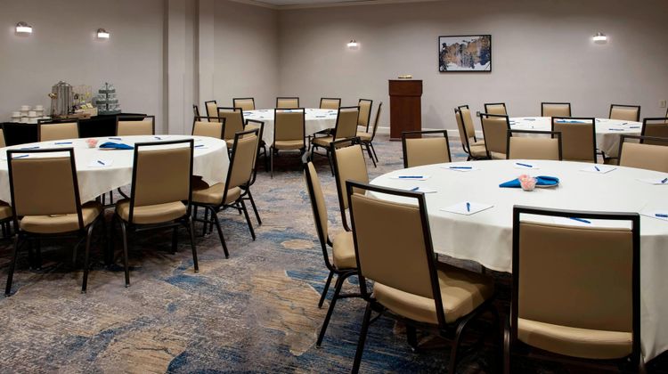 Delta Hotels by Marriott Utica Meeting
