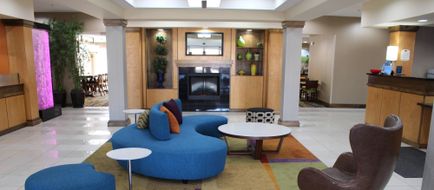 Fairfield Inn/Suites Kansas City Liberty Lobby