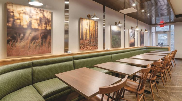 Fairfield Inn/Suites Kansas City Shawnee Restaurant