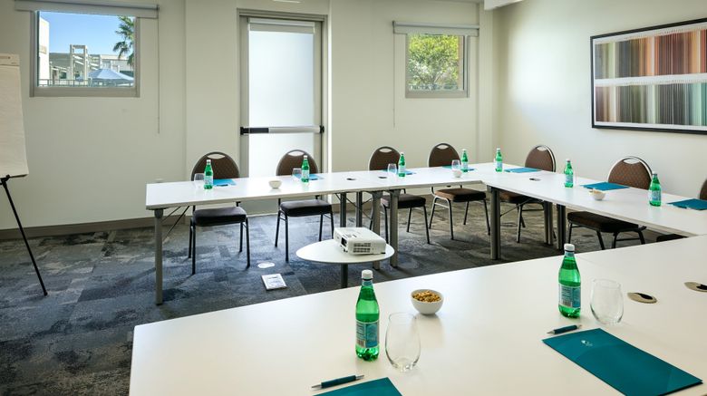 <b>element Las Vegas Summerlin Meeting</b>. Images powered by <a href="https://www.leonardoworldwide.com/" title="Leonardo Worldwide" target="_blank">Leonardo</a>.