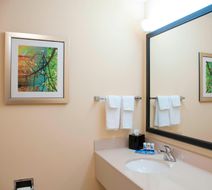 Fairfield Inn & Suites Ames Room