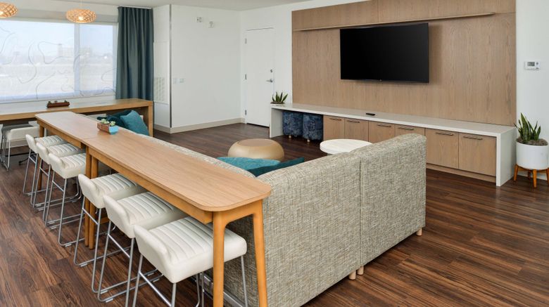 <b>Element North Kansas City Room</b>. Images powered by <a href="https://www.leonardoworldwide.com/" title="Leonardo Worldwide" target="_blank">Leonardo</a>.