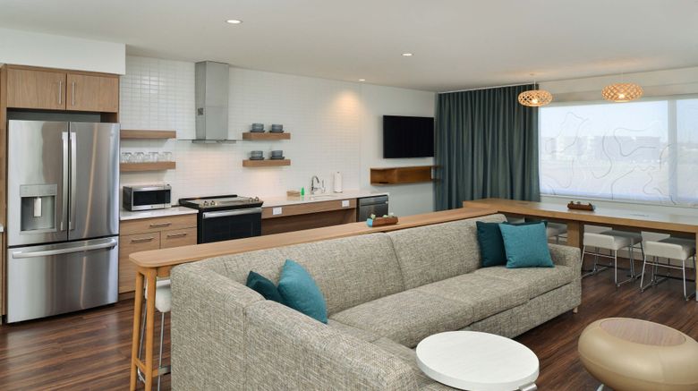<b>Element North Kansas City Room</b>. Images powered by <a href="https://www.leonardoworldwide.com/" title="Leonardo Worldwide" target="_blank">Leonardo</a>.