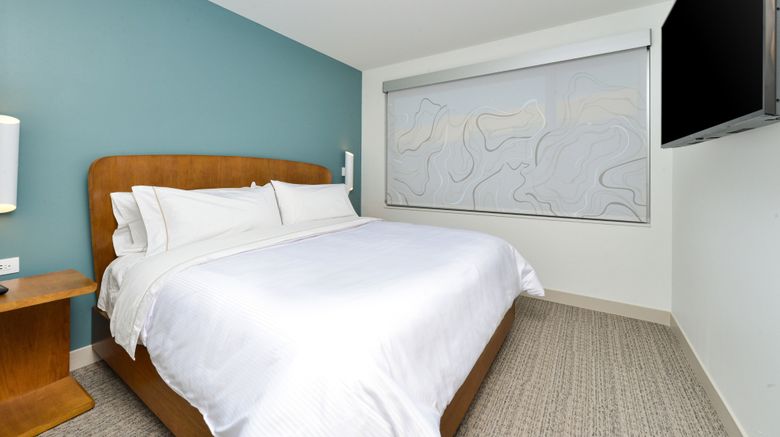 <b>Element North Kansas City Room</b>. Images powered by <a href="https://www.leonardoworldwide.com/" title="Leonardo Worldwide" target="_blank">Leonardo</a>.