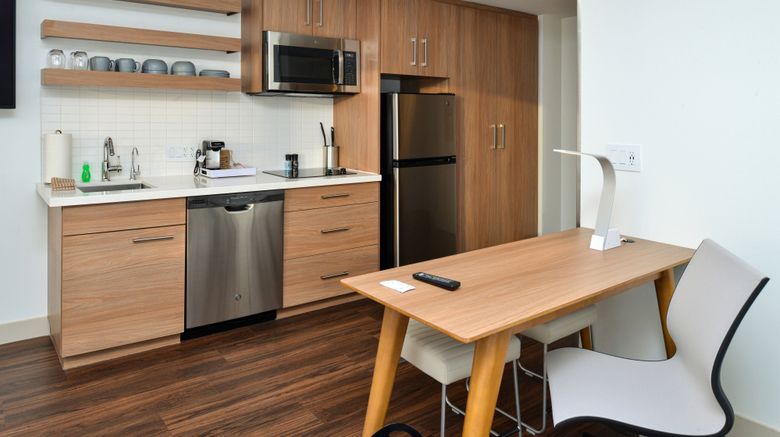 <b>Element North Kansas City Room</b>. Images powered by <a href="https://www.leonardoworldwide.com/" title="Leonardo Worldwide" target="_blank">Leonardo</a>.