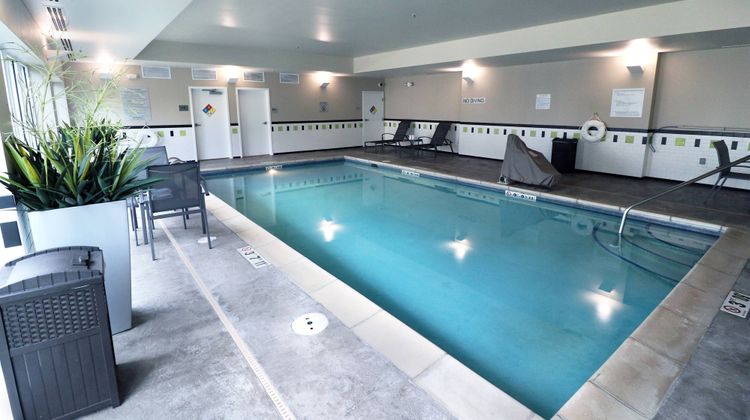 Fairfield Inn & Suites Des Moines Arpt Pool