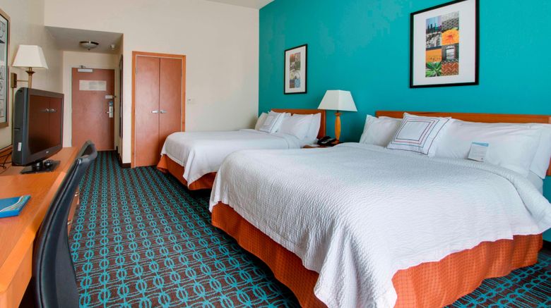 <b>Fairfield Inn & Suites Clermont Room</b>. Images powered by <a href="https://www.leonardoworldwide.com/" title="Leonardo Worldwide" target="_blank">Leonardo</a>.