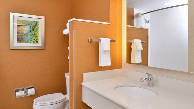 Fairfield Inn/Suites Sacramento Airport Room