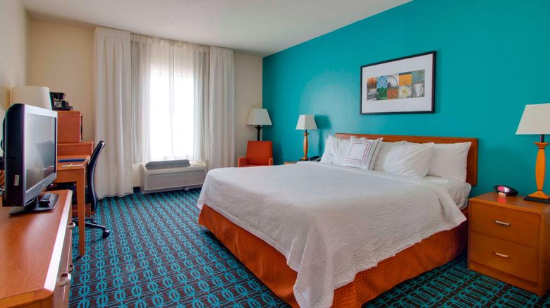 <b>Fairfield Inn & Suites Clermont Room</b>. Images powered by <a href="https://www.leonardoworldwide.com/" title="Leonardo Worldwide" target="_blank">Leonardo</a>.