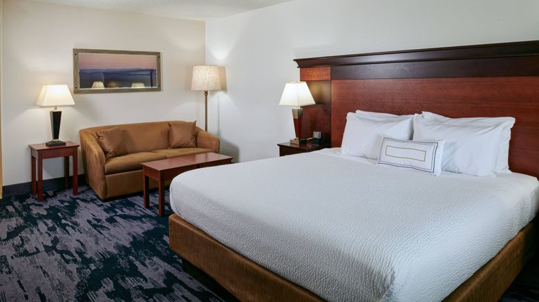 <b>Fairfield Inn & Suites Detroit Livonia Room</b>. Images powered by <a href="https://www.leonardoworldwide.com/" title="Leonardo Worldwide" target="_blank">Leonardo</a>.