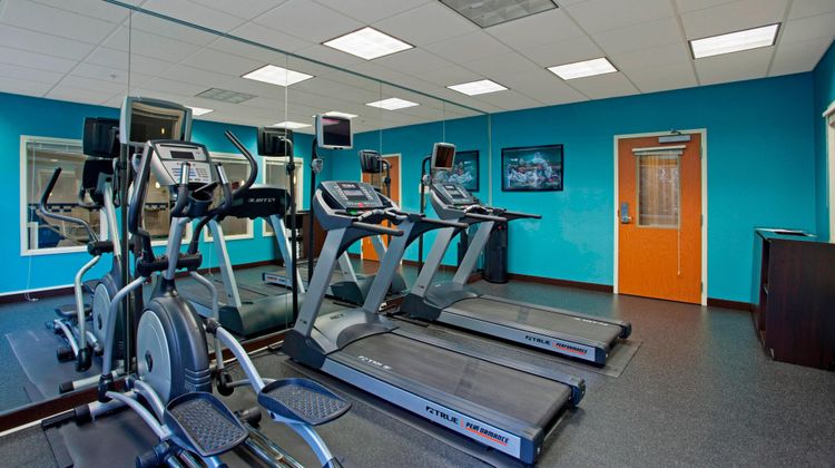 Fairfield Inn-Suites Detroit Metro Arpt Health Club