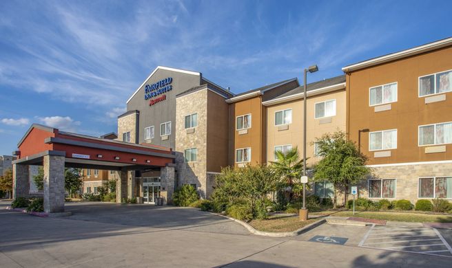 Fairfield Inn & Suites San Antonio Boern Exterior