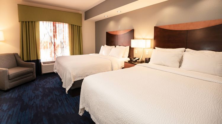 Fairfield Inn & Suites Kearney Room